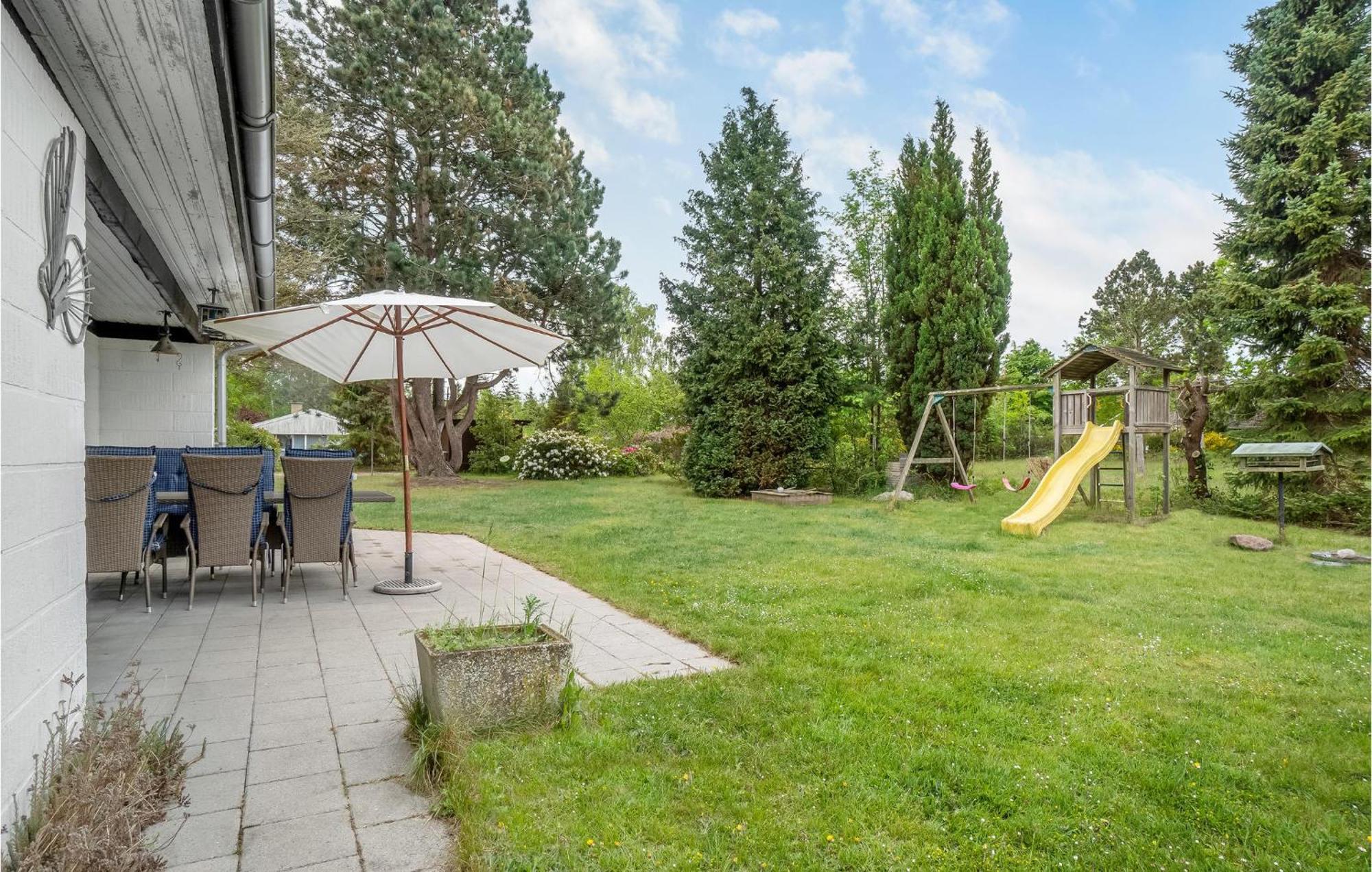 Amazing Home In Kalundborg With Kitchen 外观 照片